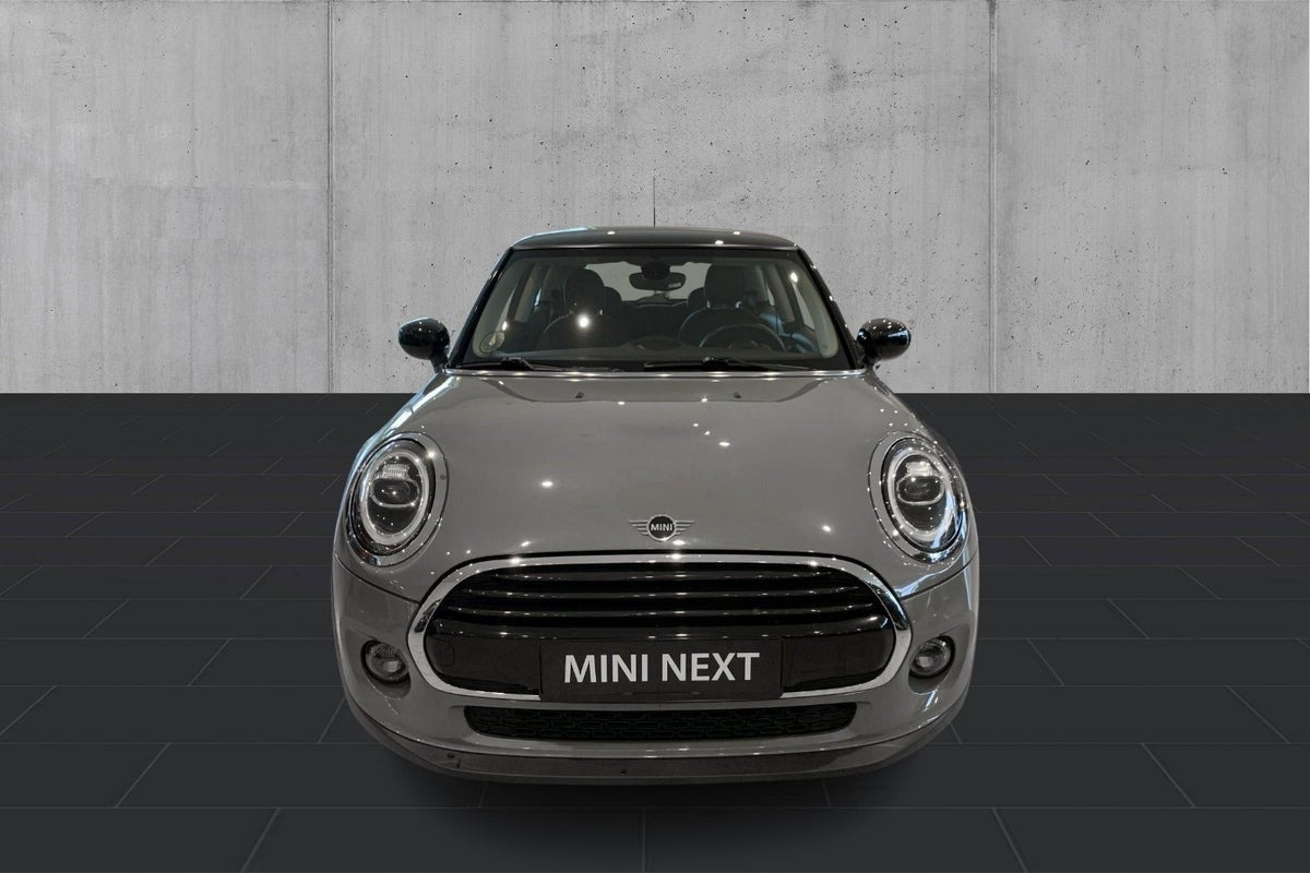 Grå Mini Cooper fra 2020