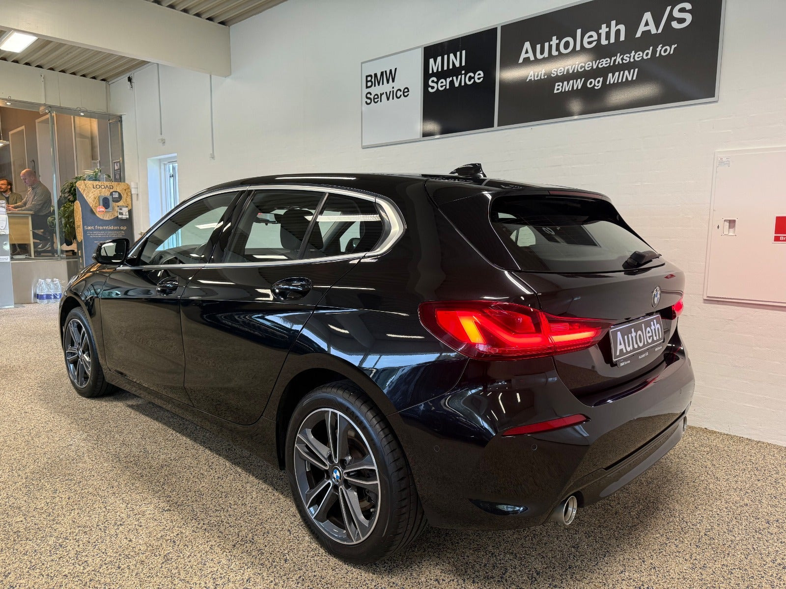 Sort BMW 120d fra 2020