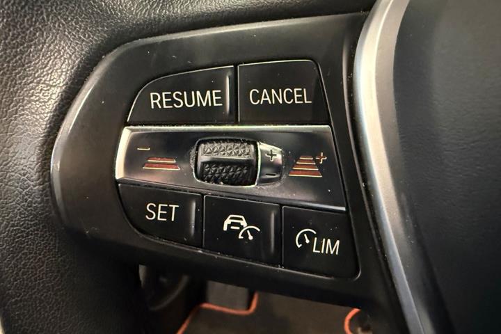Sort BMW 120d fra 2020