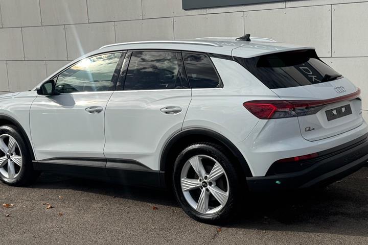 Hvid Audi Q4 e-tron fra 2022