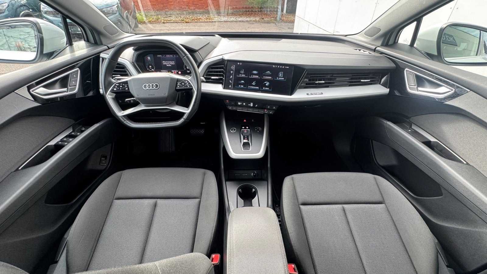 Hvid Audi Q4 e-tron fra 2022