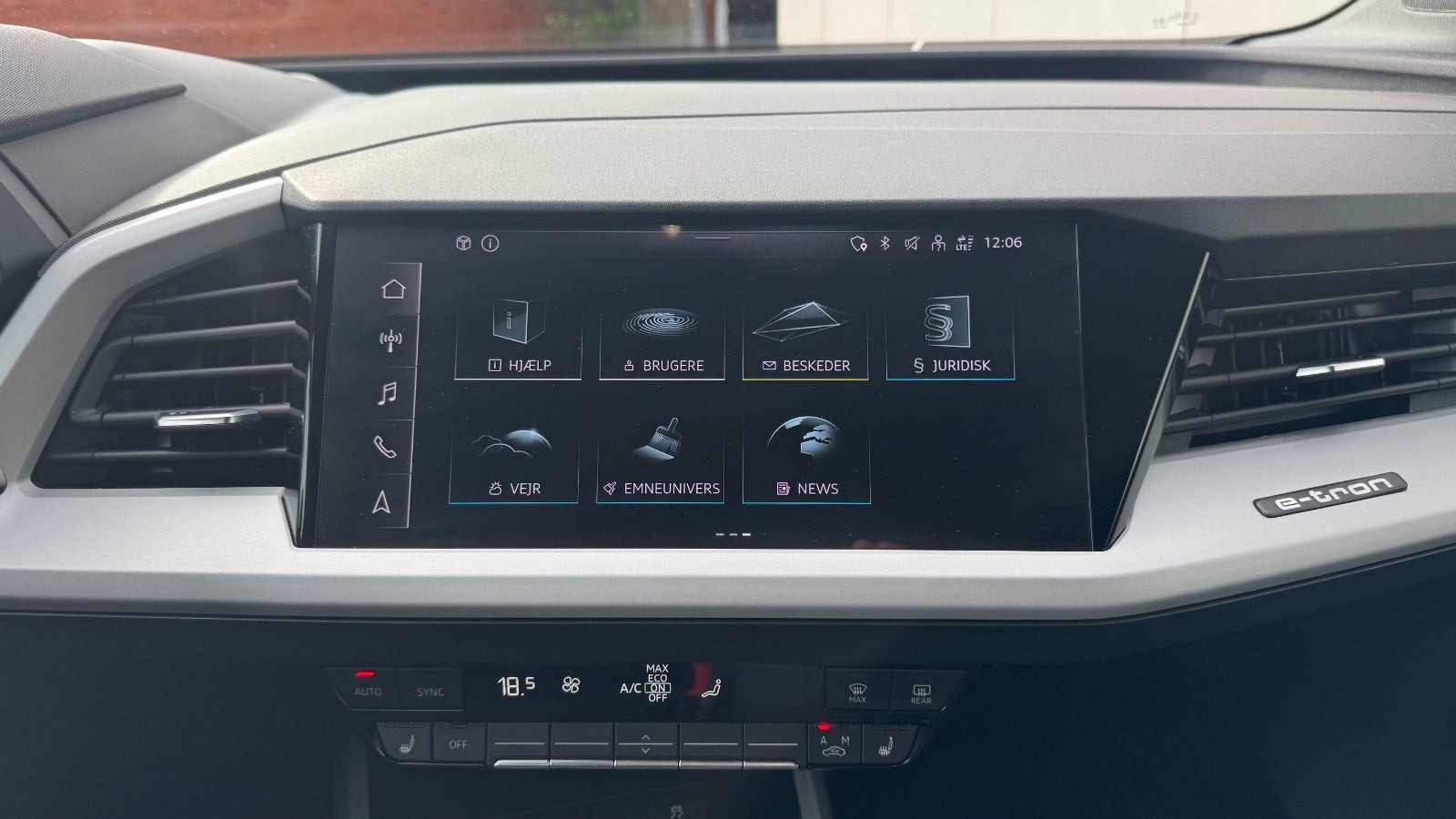 Hvid Audi Q4 e-tron fra 2022
