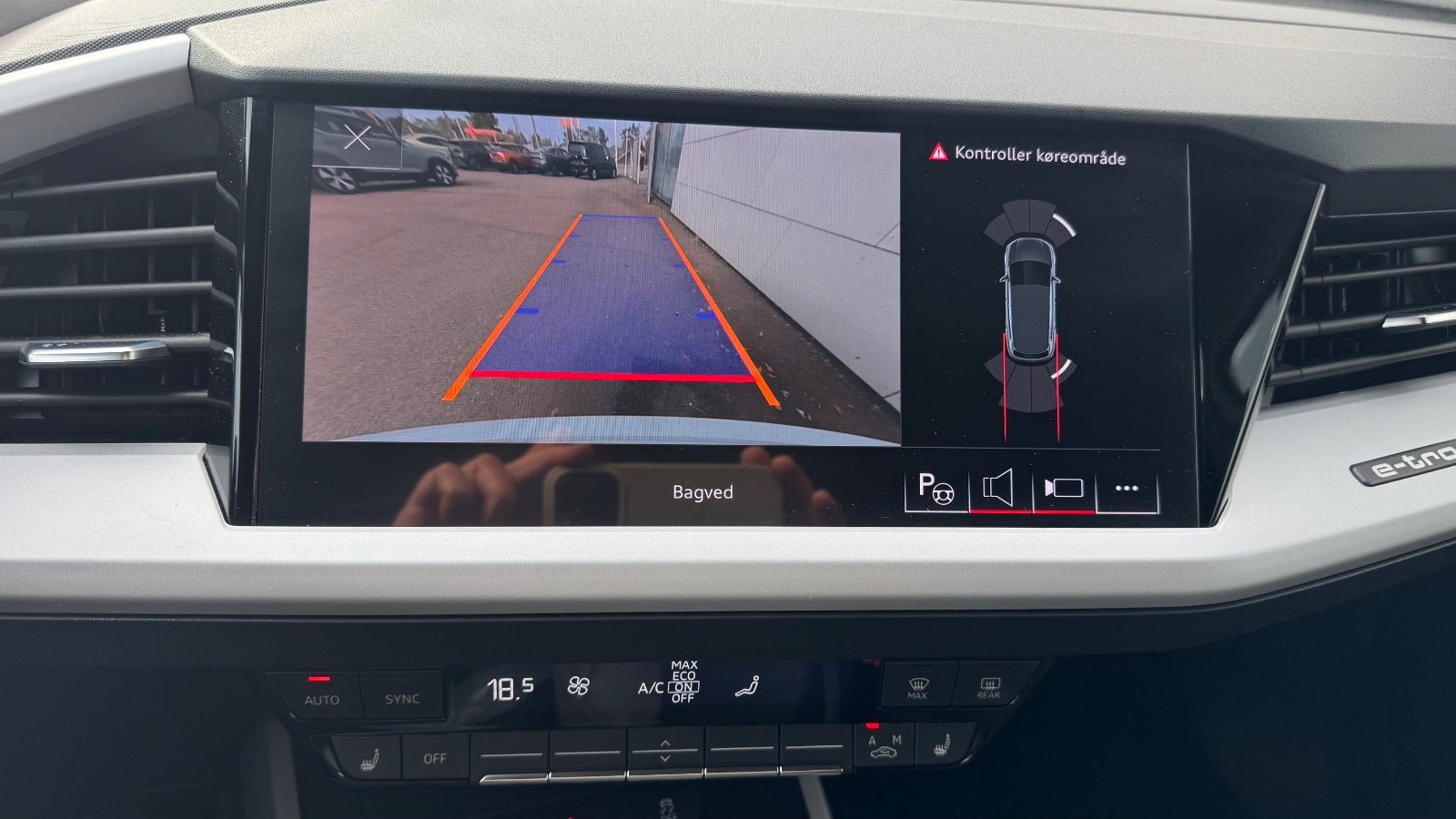 Hvid Audi Q4 e-tron fra 2022
