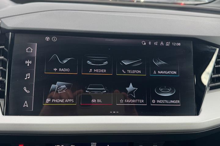 Hvid Audi Q4 e-tron fra 2022