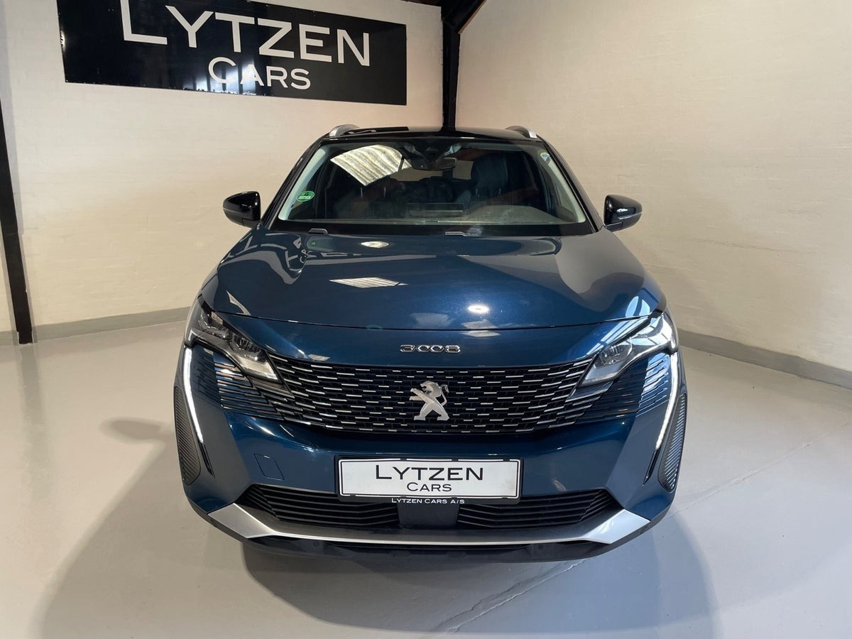 Blå Peugeot 3008 fra 2021