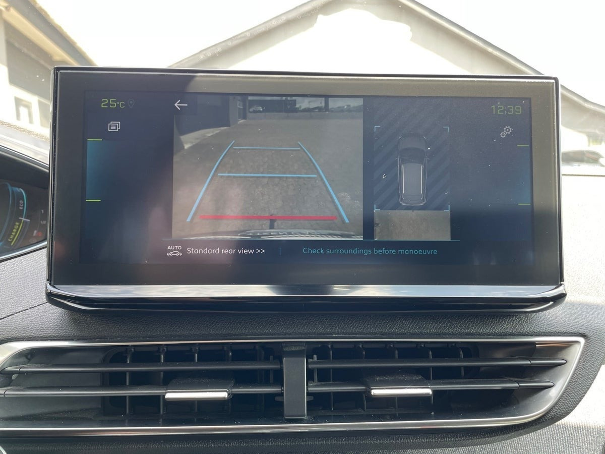 Blå Peugeot 3008 fra 2021