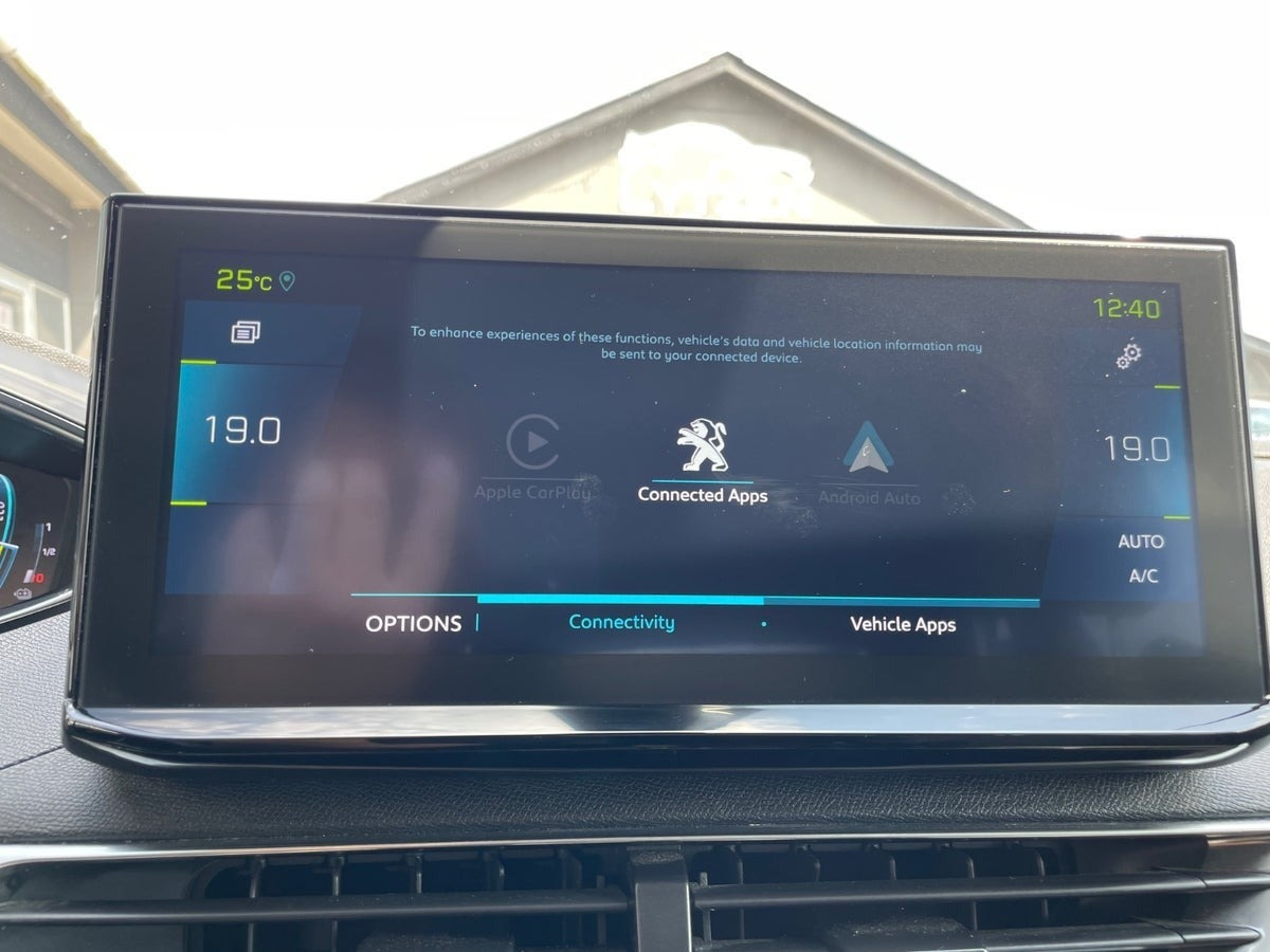 Blå Peugeot 3008 fra 2021