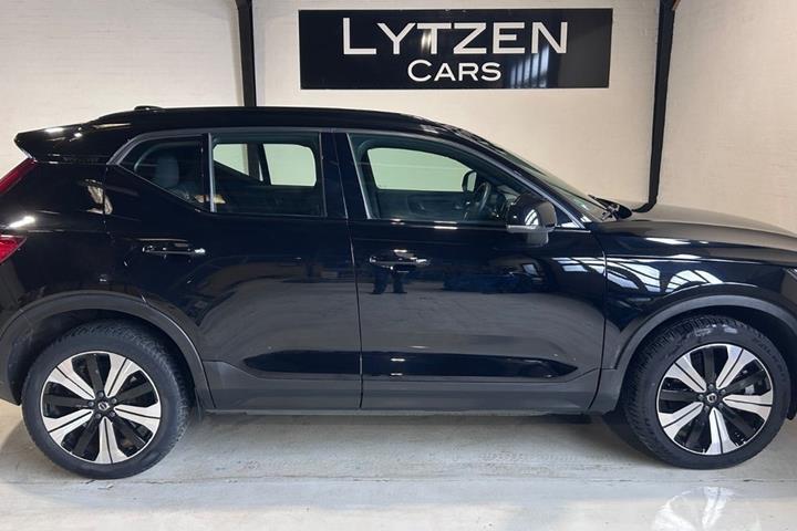 Sort Volvo XC40 fra 2023