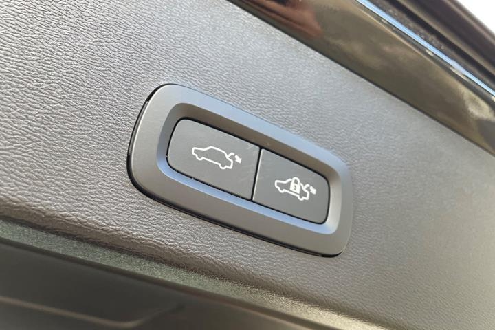 Sort Volvo XC40 fra 2023