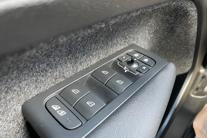 Sort Volvo XC40 fra 2023