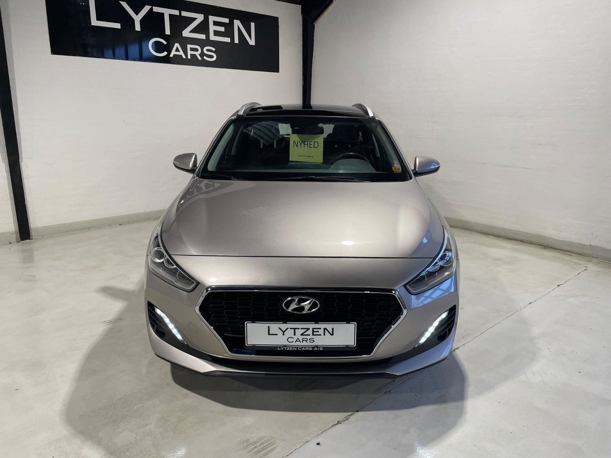 Beige Hyundai i30 fra 2018