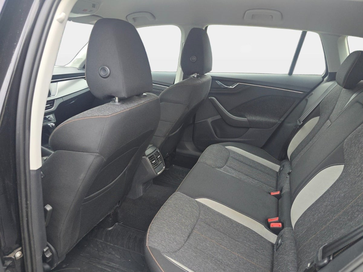 Sort Skoda Scala fra 2020