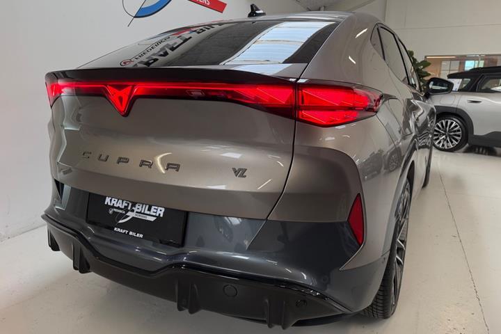 Orange Cupra Tavascan fra 2025