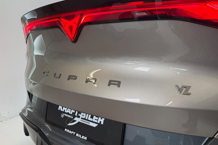 Orange Cupra Tavascan fra 2025