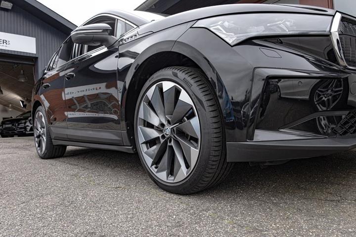 Sort Skoda Enyaq fra 2021