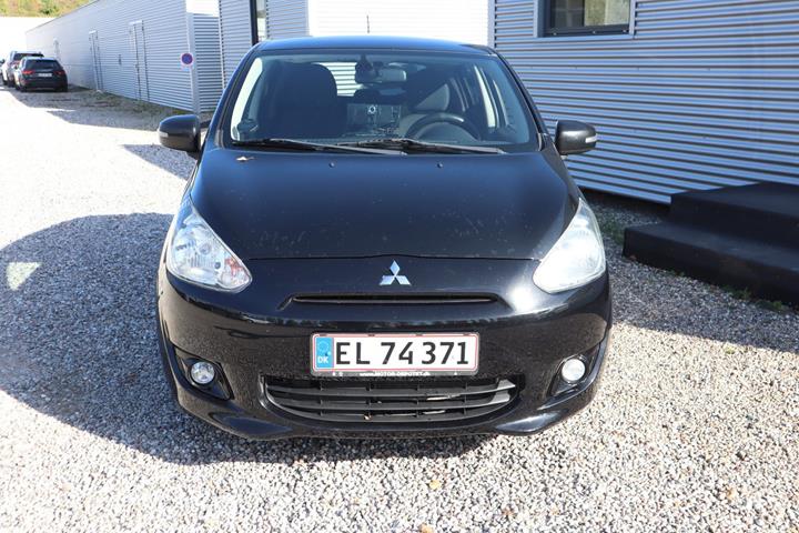 Sort Mitsubishi Space Star fra 2015