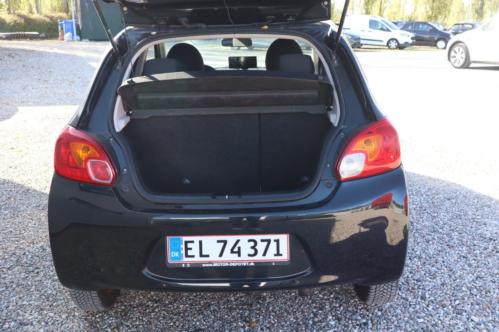 Sort Mitsubishi Space Star fra 2015
