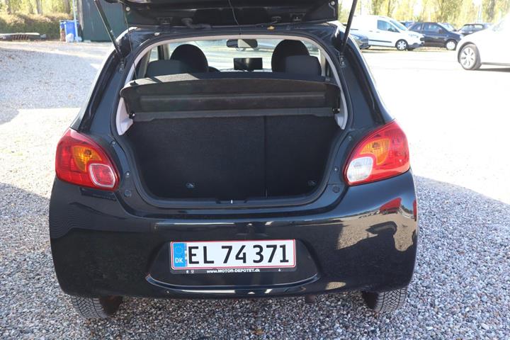 Sort Mitsubishi Space Star fra 2015