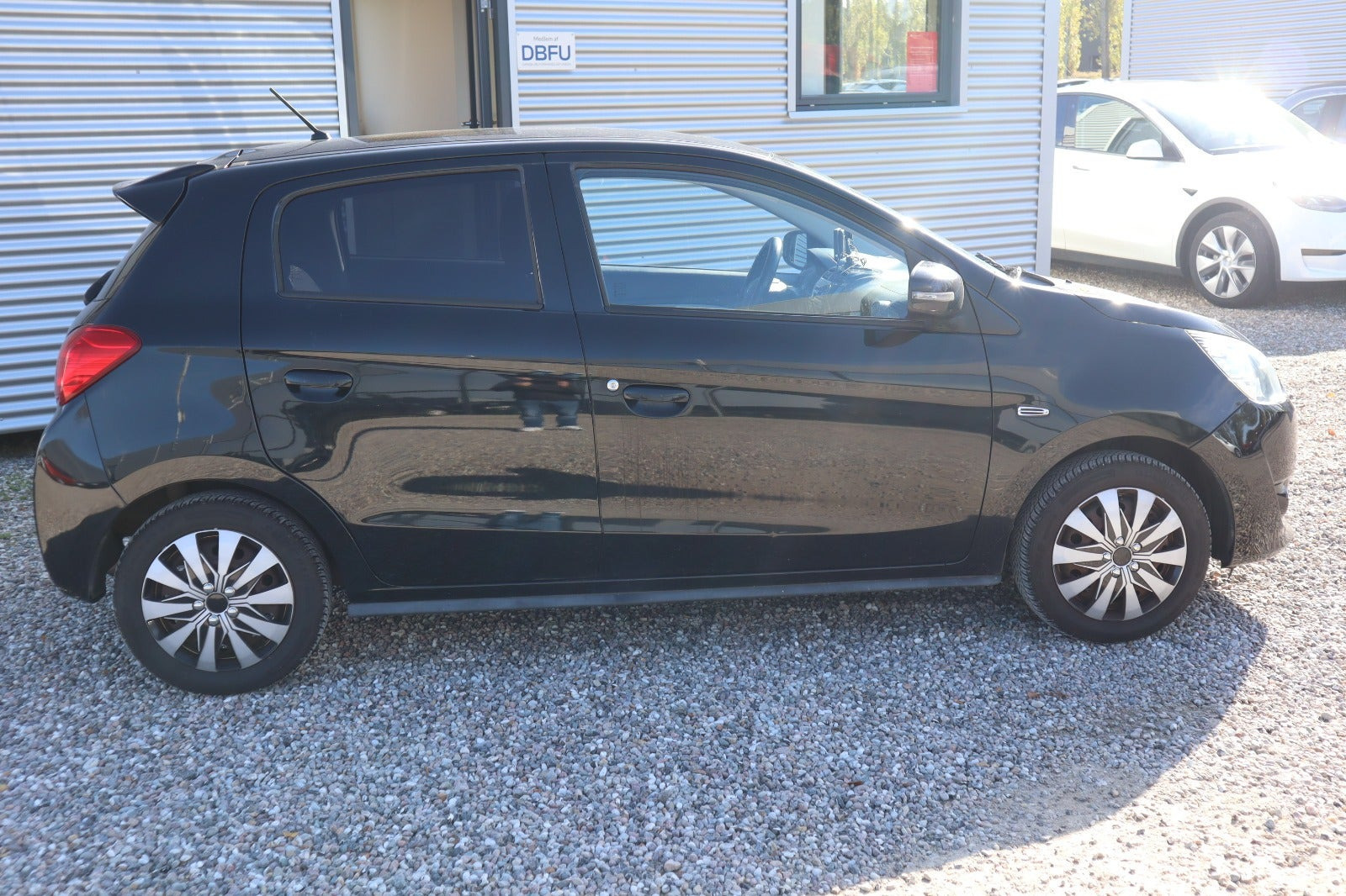 Sort Mitsubishi Space Star fra 2015