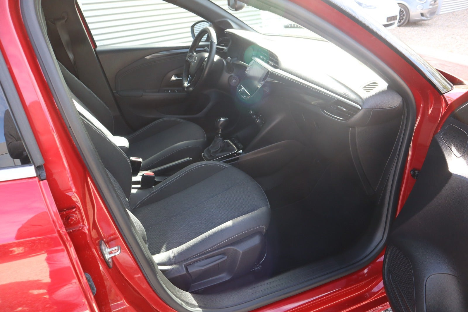 Rød Opel Corsa fra 2023