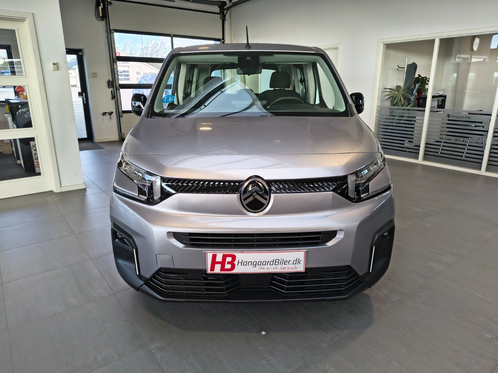 Sølv Citroën ë-Berlingo fra 2025