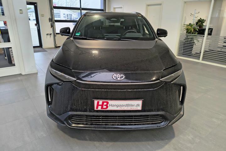 Sort Toyota BZ4X fra 2023