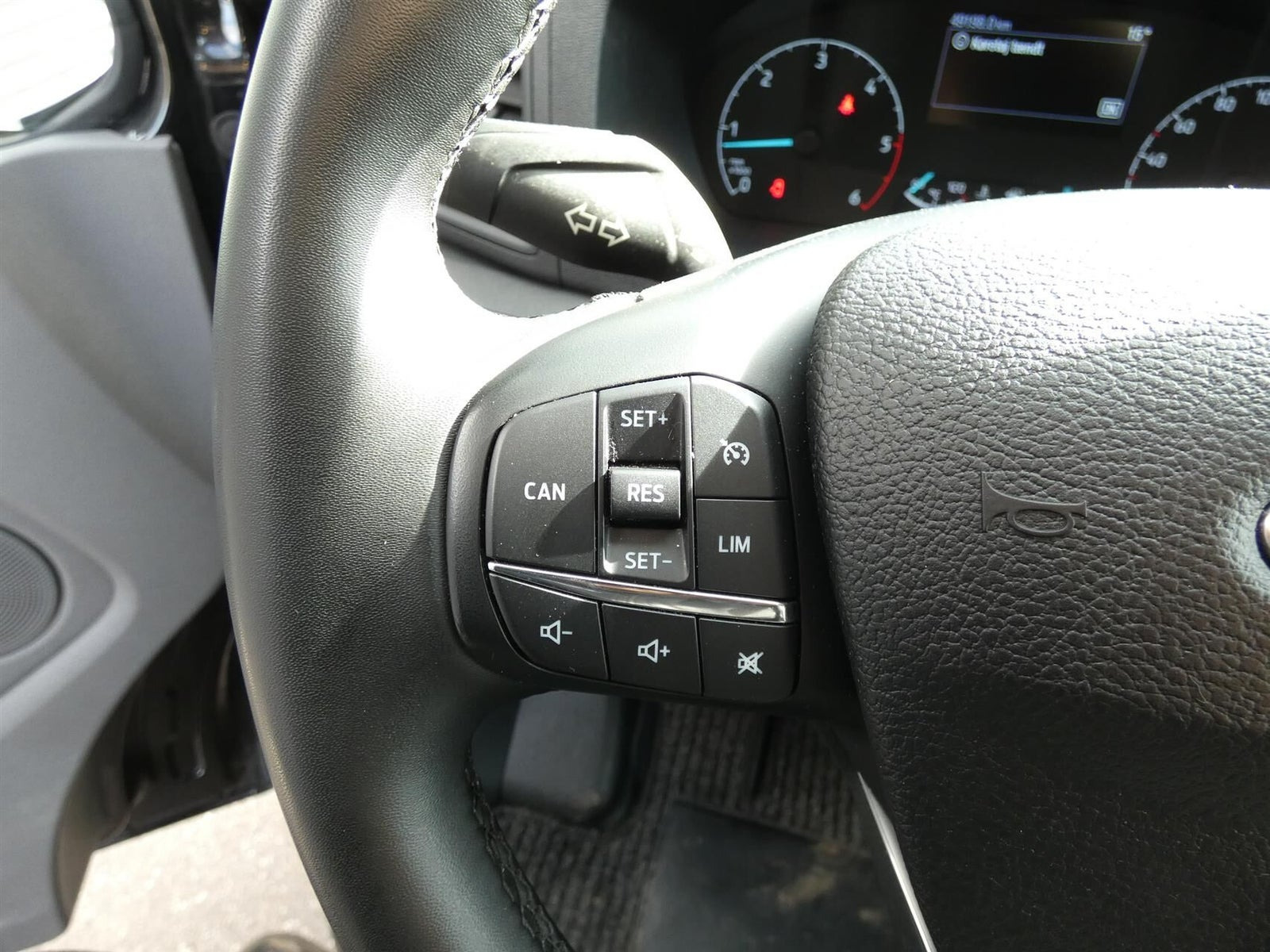 Sort Ford Transit Custom 320 L2 fra 2023