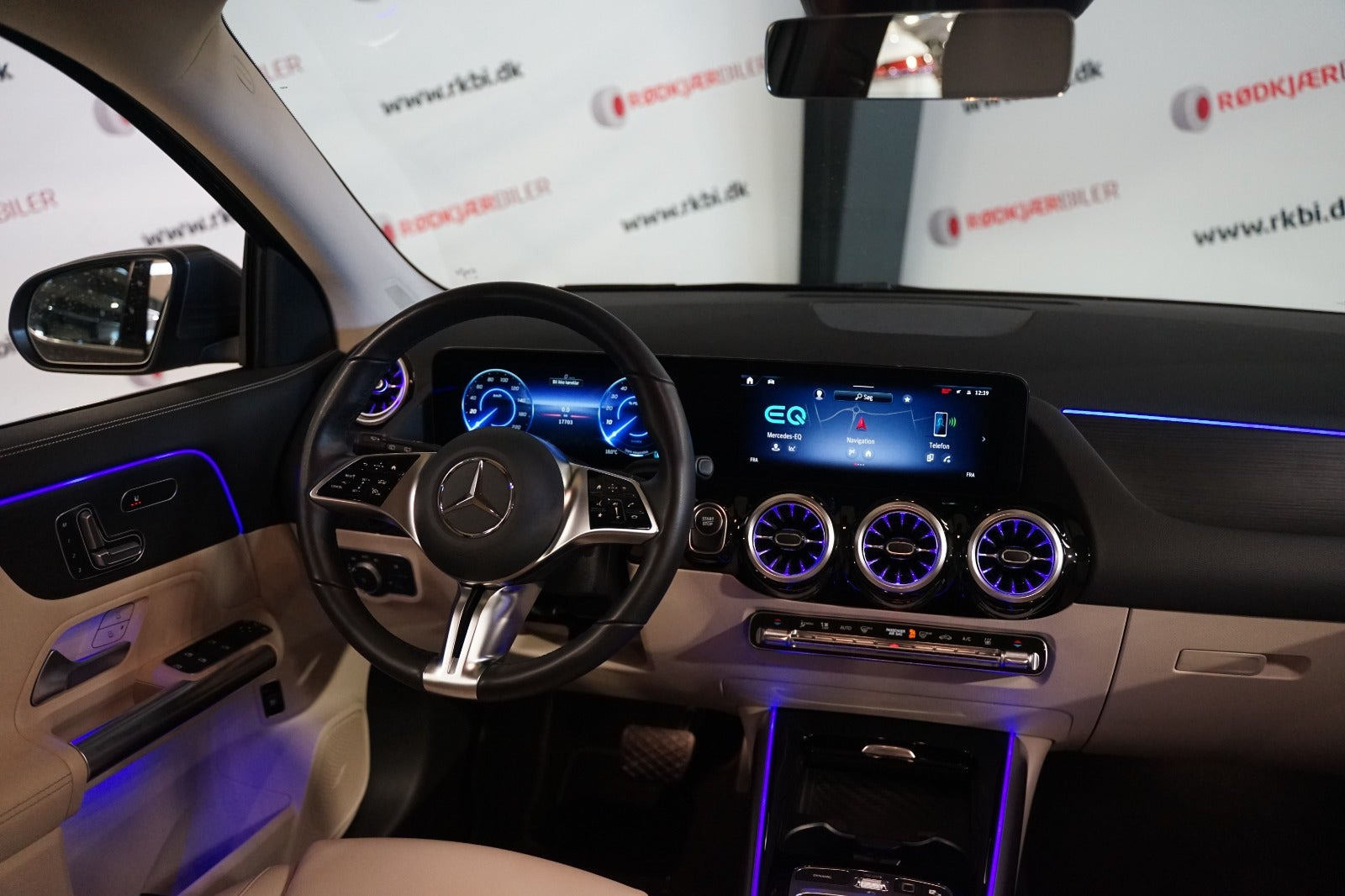 Grå Mercedes EQA250 fra 2025