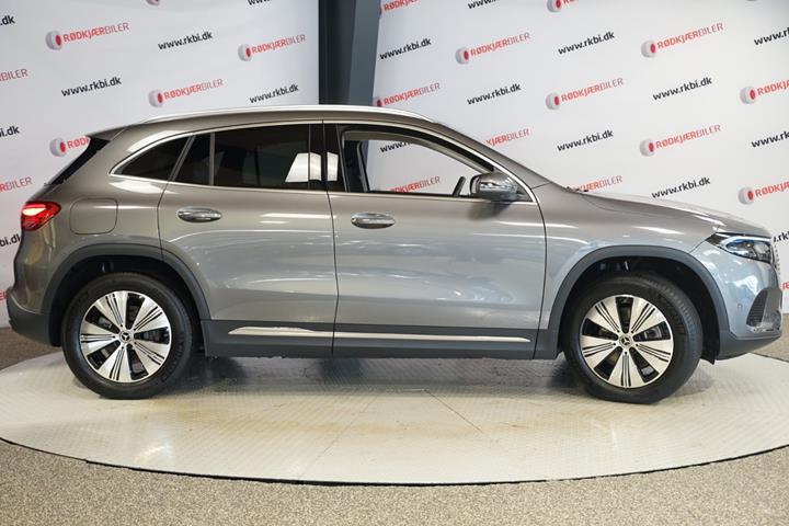 Grå Mercedes EQA250 fra 2025