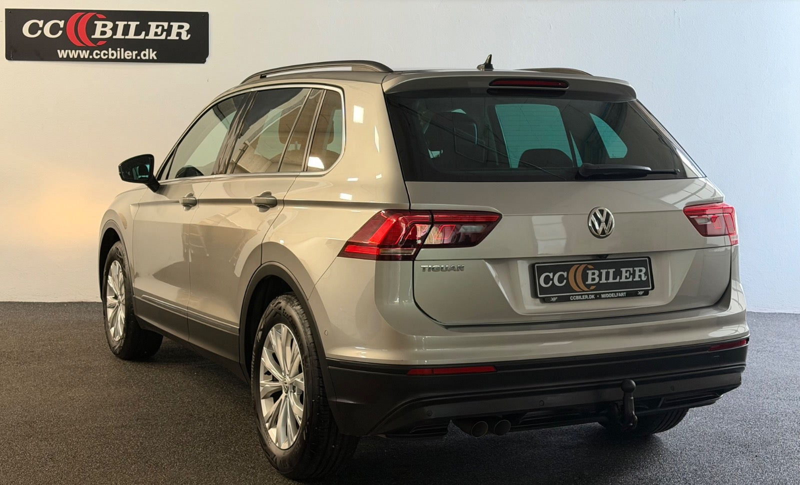 Grå VW Tiguan fra 2020