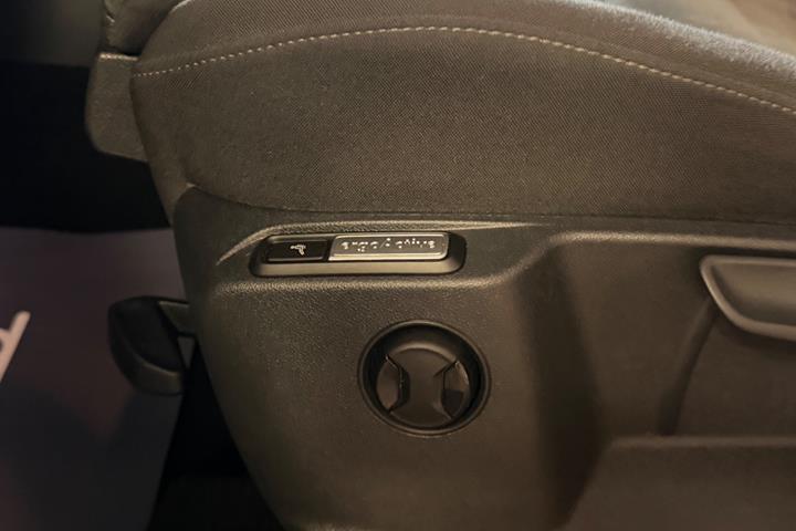 Grå VW Tiguan fra 2020