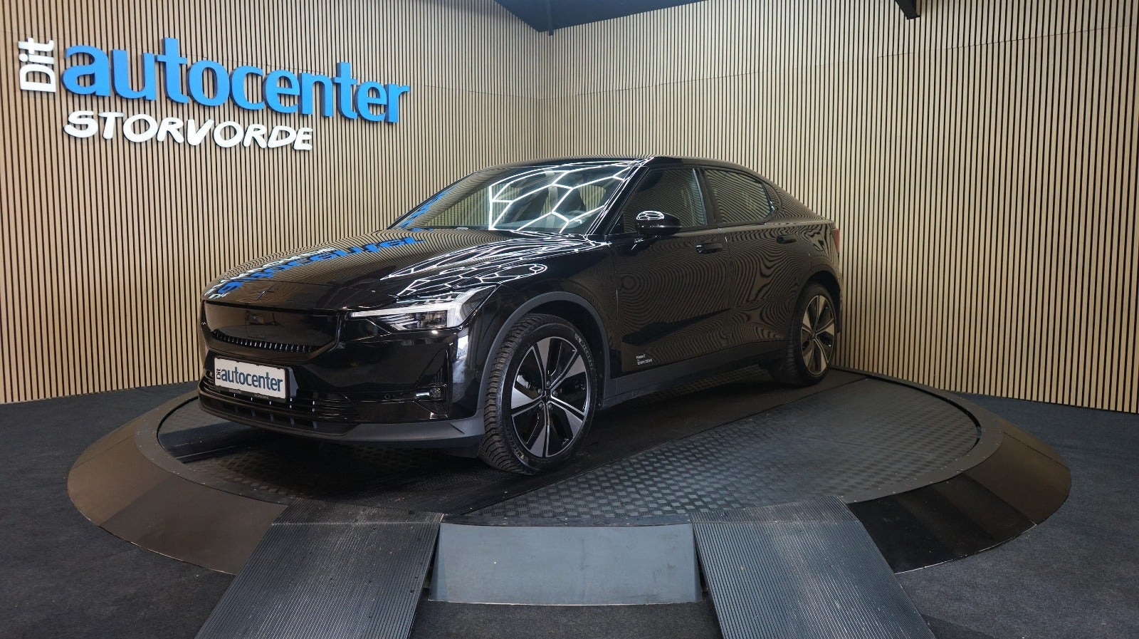 Sort Polestar 2 fra 2024