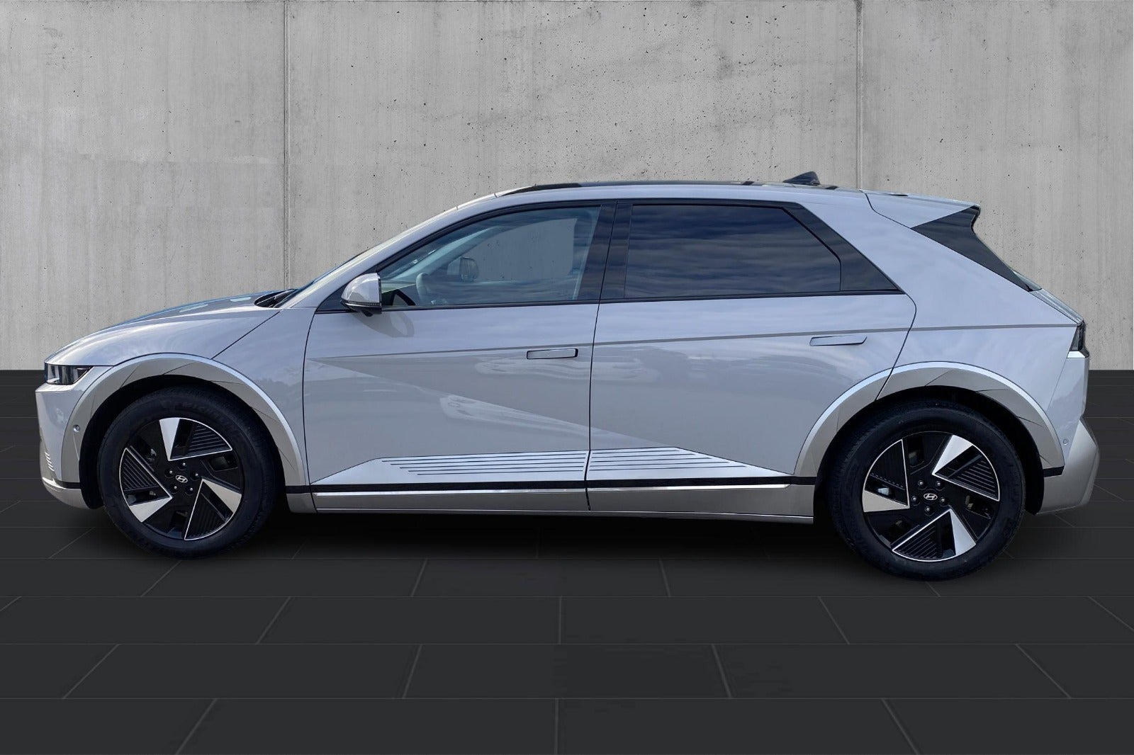 Grå Hyundai Ioniq 5 fra 2026