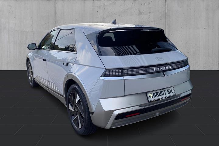 Grå Hyundai Ioniq 5 fra 2026