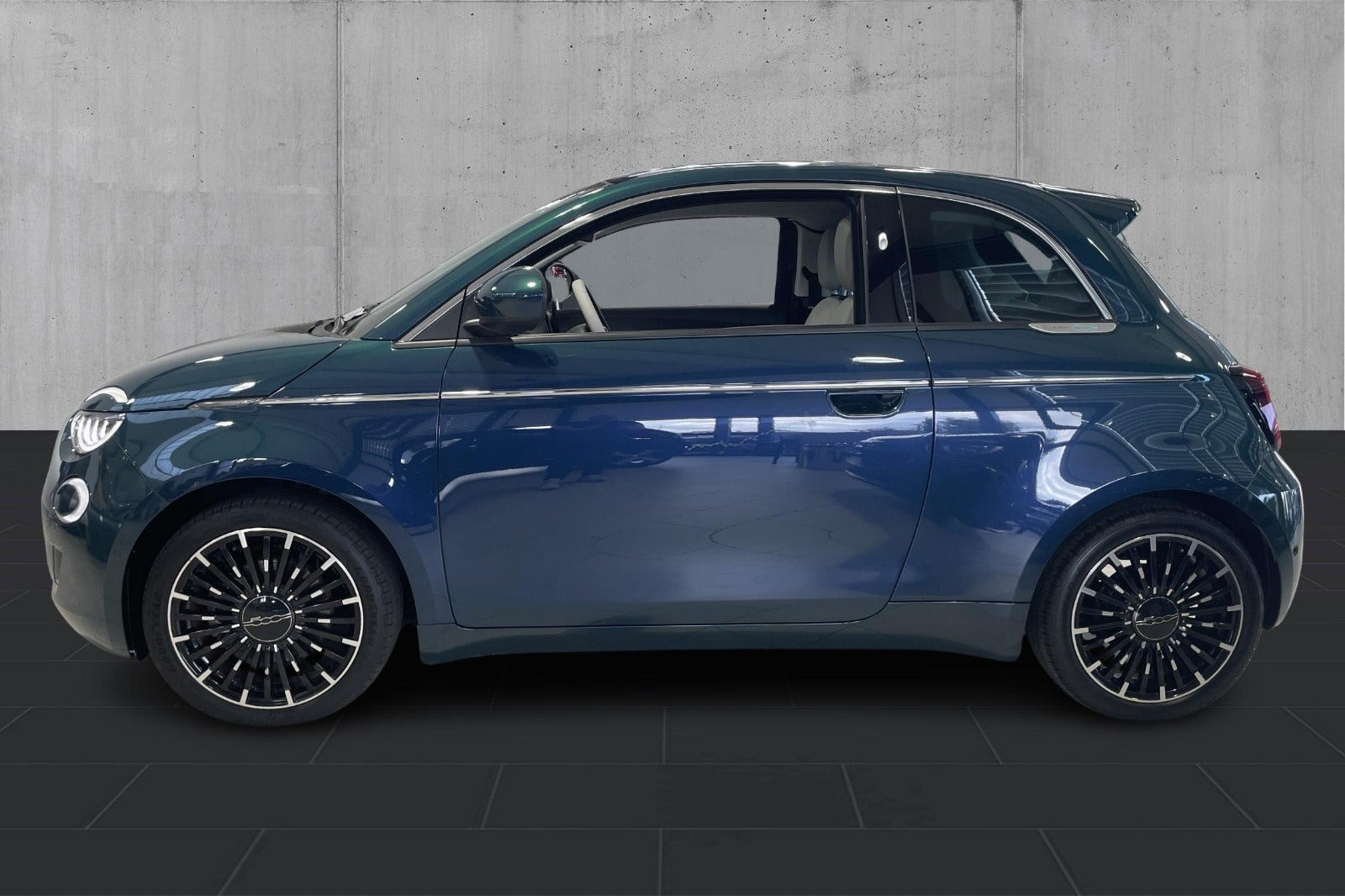 Grøn Fiat 500e fra 2024