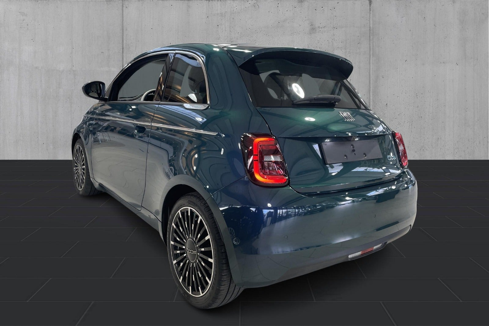 Grøn Fiat 500e fra 2024