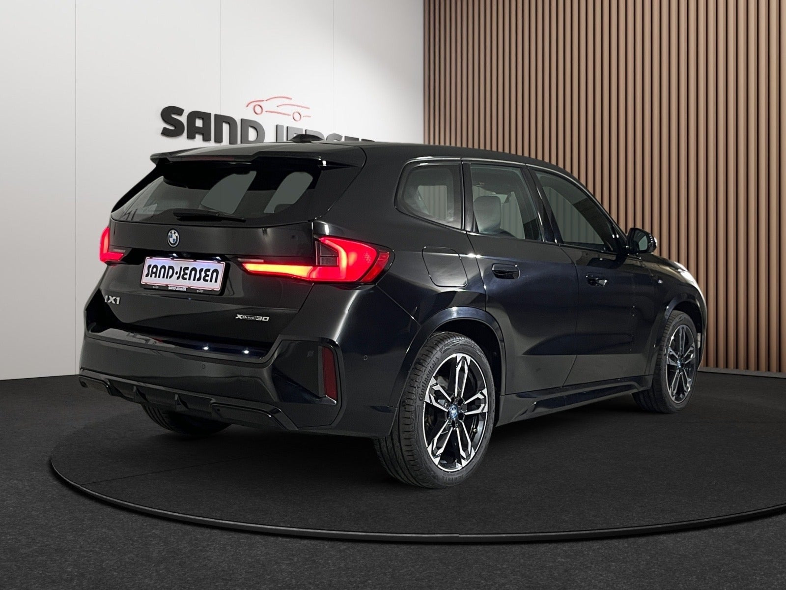 Sort BMW iX1 fra 2023