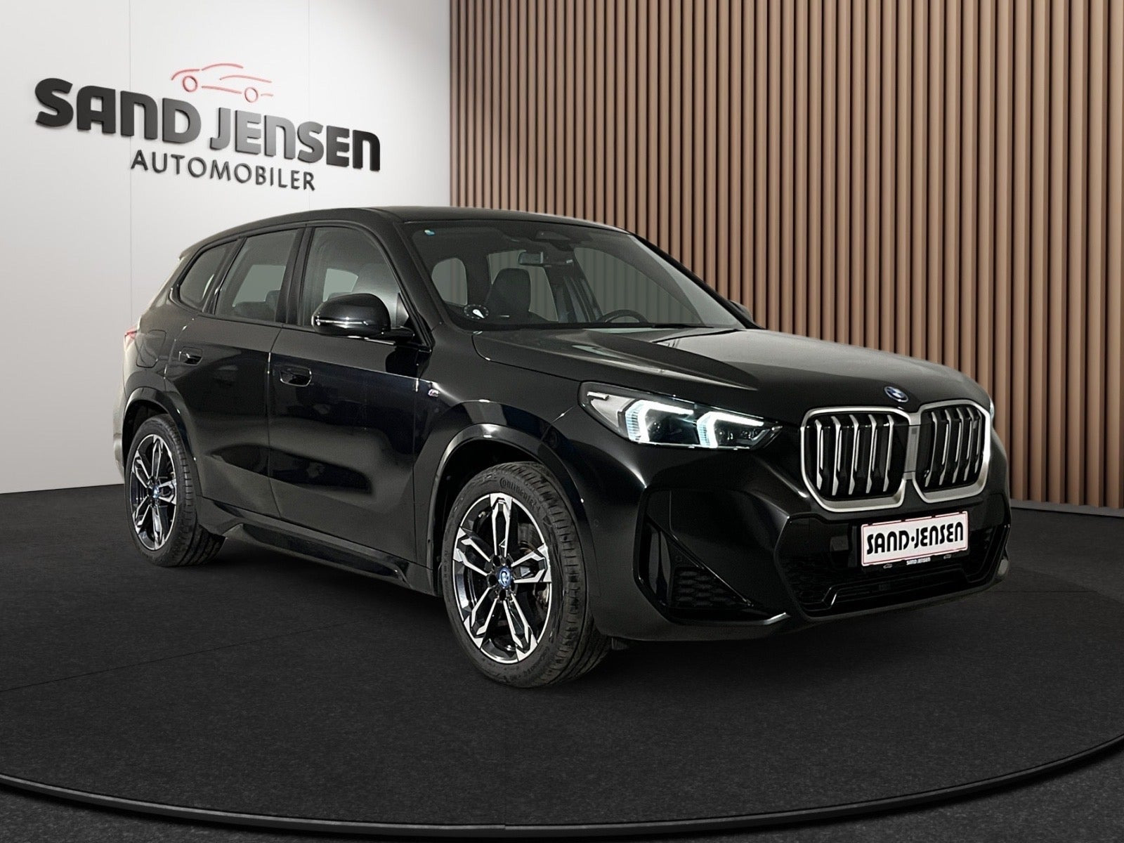 Sort BMW iX1 fra 2023
