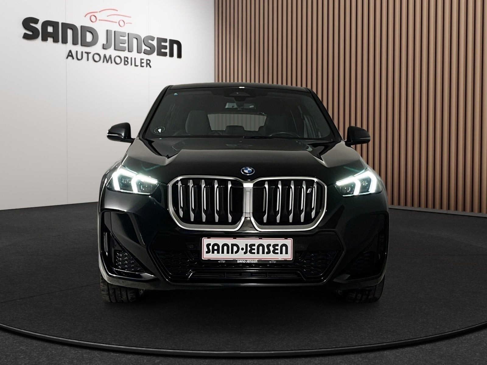 Sort BMW iX1 fra 2023