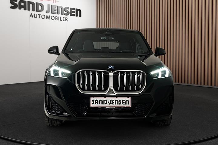 Sort BMW iX1 fra 2023