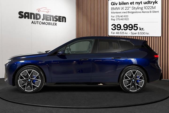 Blå BMW iX fra 2026