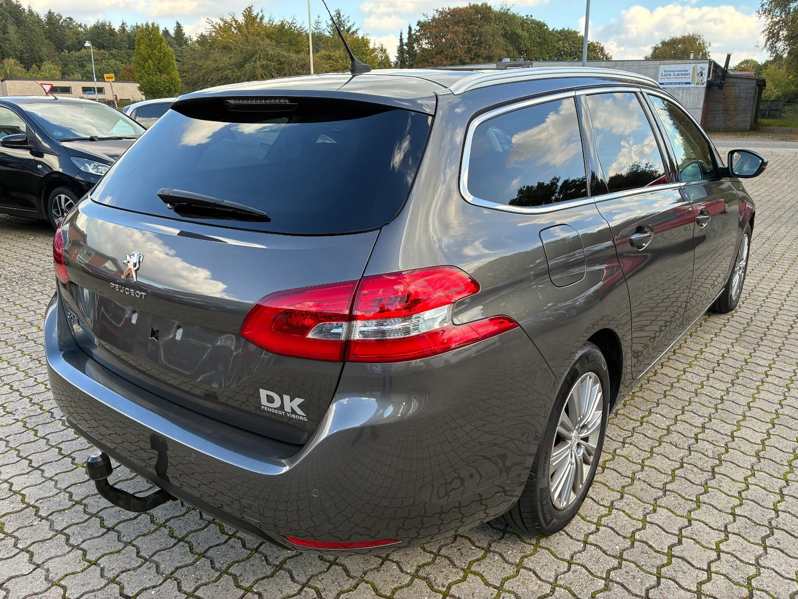 Grå Peugeot 308 fra 2018