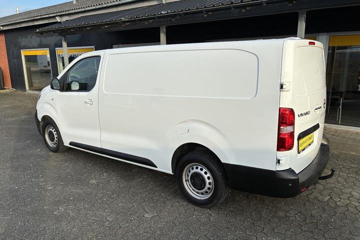 Hvid Opel Vivaro fra 2022