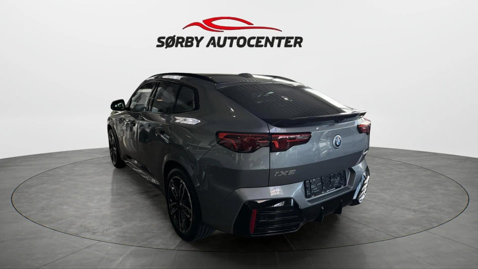 Grå BMW iX2 fra 2026
