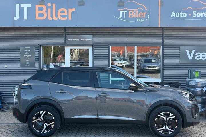 Grå Peugeot e-2008 fra 2024