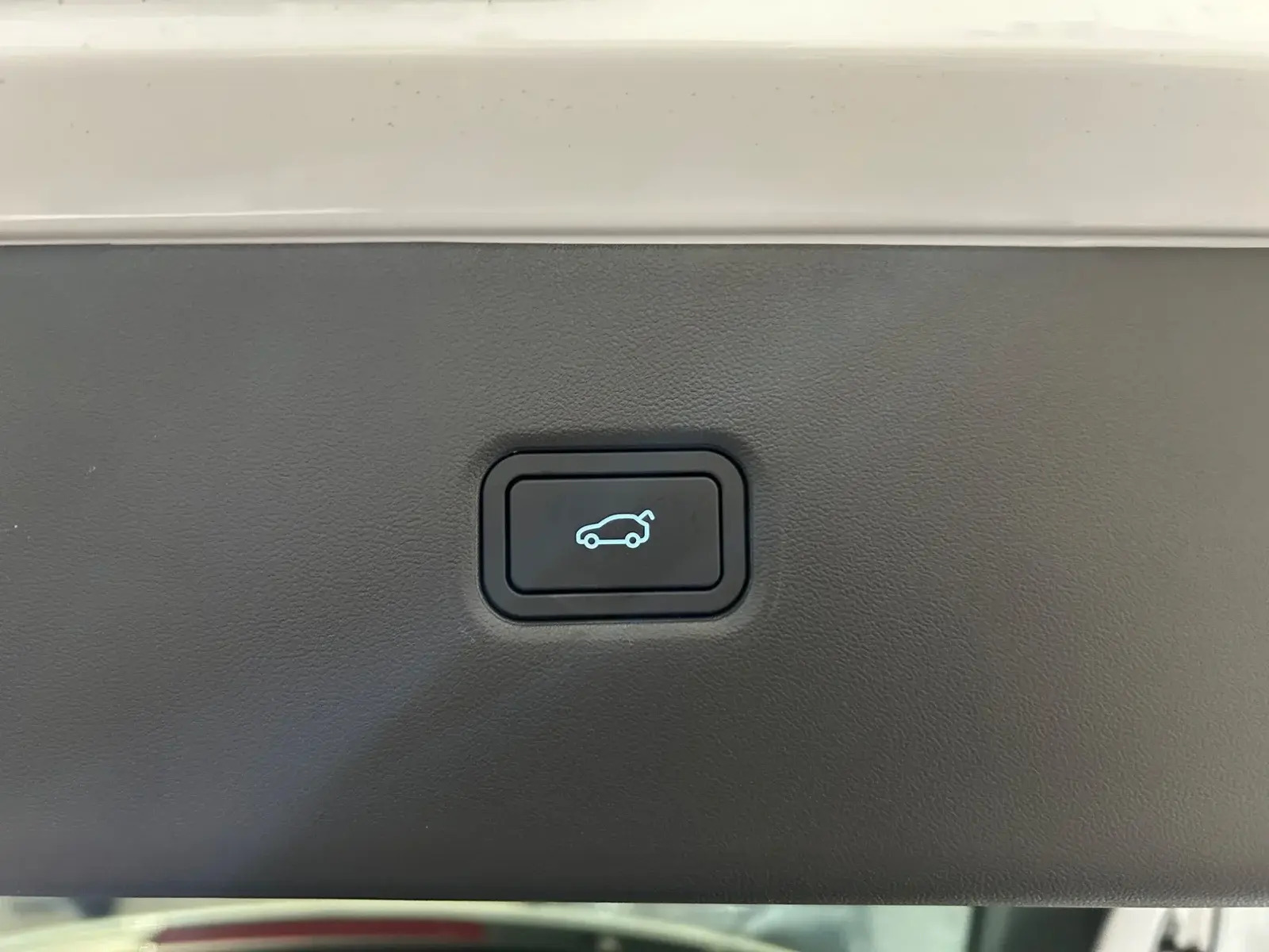 Hvid Xpeng G6 fra 2026