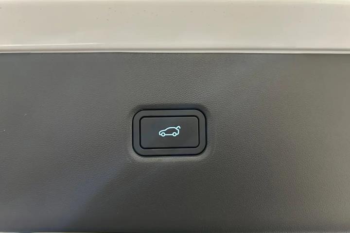 Hvid Xpeng G6 fra 2026