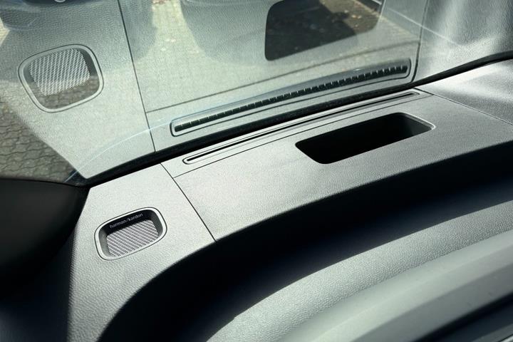 Blå VW ID.Buzz fra 2025
