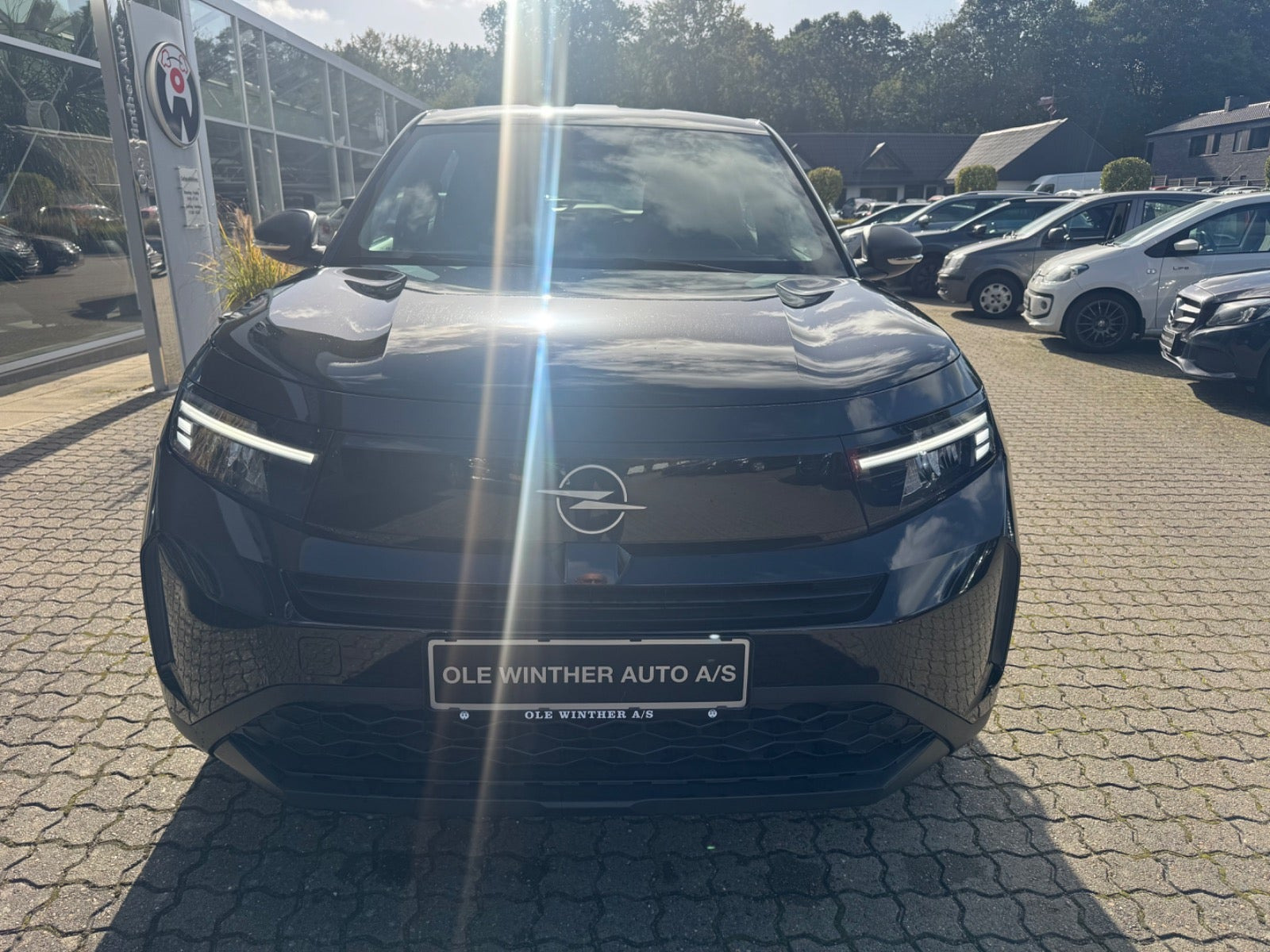Sort Opel Frontera fra 2025