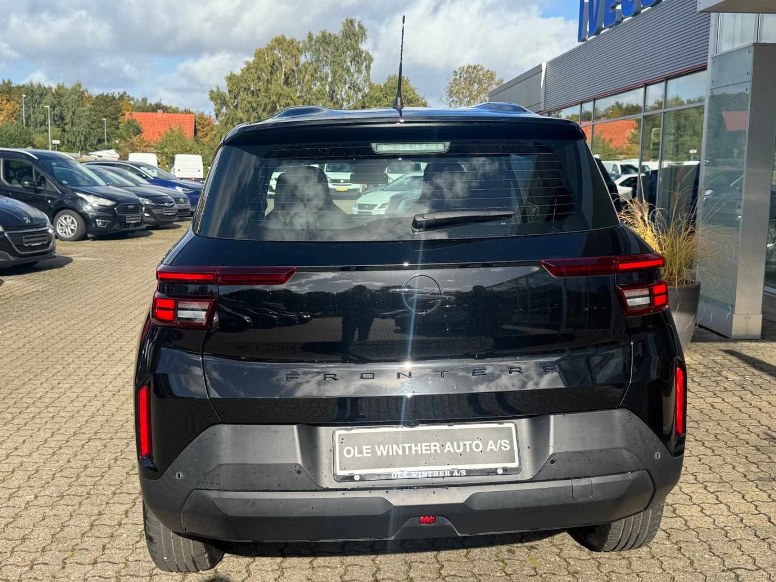 Sort Opel Frontera fra 2025